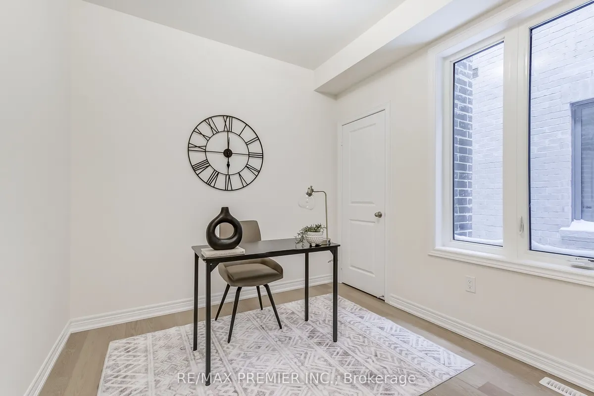 374 Boundary Boulevard, ON L4A 5E2