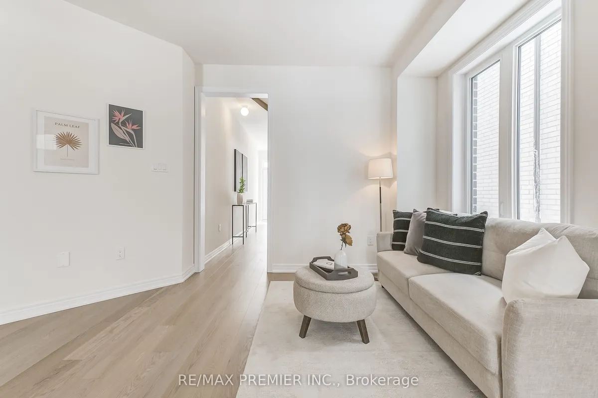 374 Boundary Boulevard, ON L4A 5E2