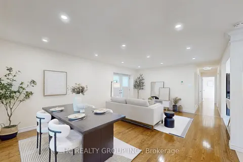 21 SIR CONSTANTINE Drive, Markham, ON L3P 2X3