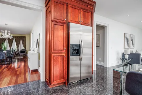 41 Direzze Court, Richmond Hill, ON L4C 0C6