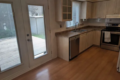 25 Thomas Henry Road, Vaughan, ON L4J 6H6