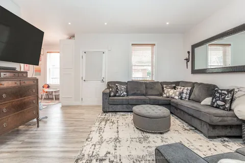 2 George Street, Innisfil, ON L0L 1L0