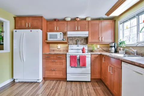 1057 Ferrier Avenue, Innisfil, ON L0L 1W0