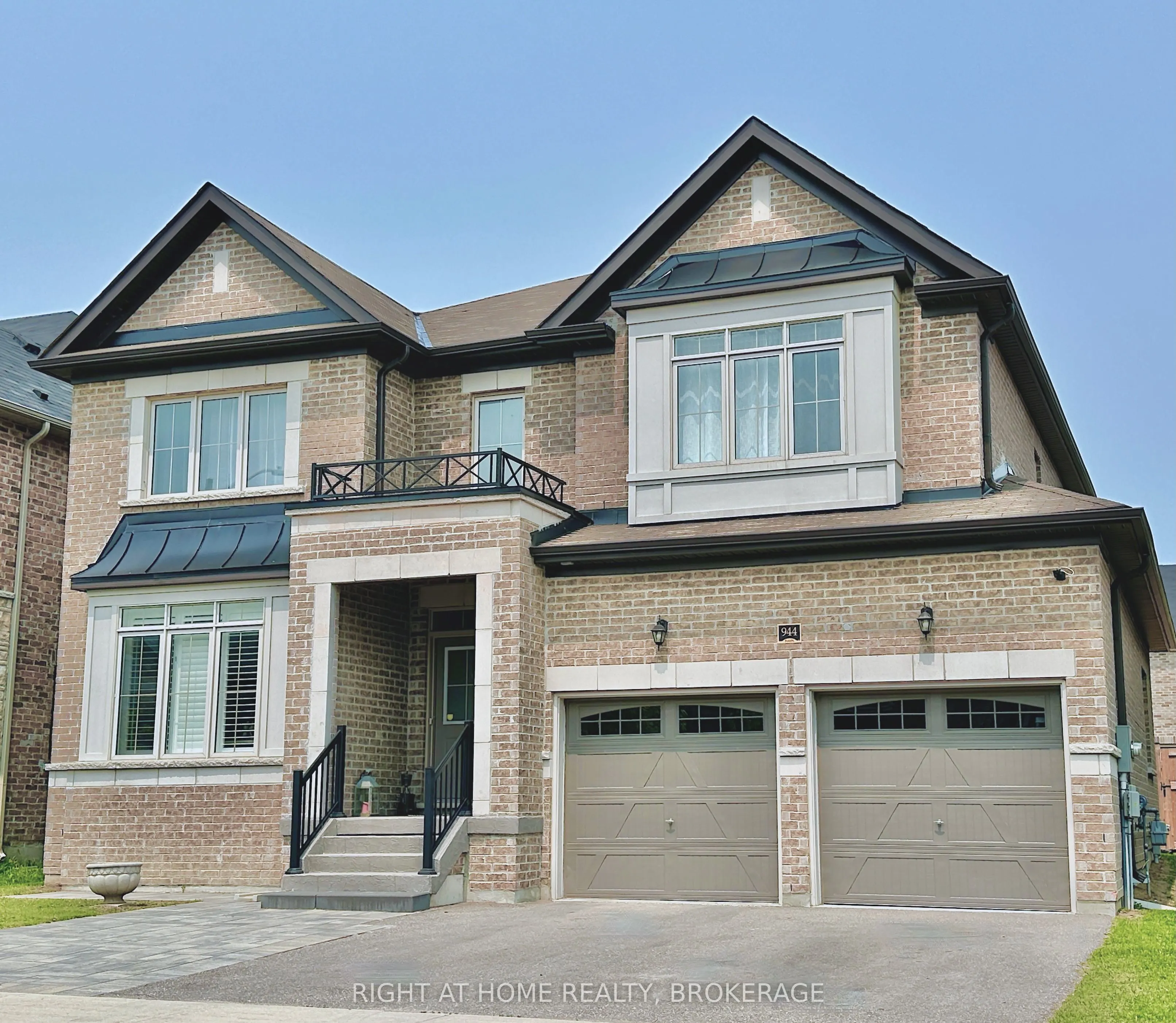 944 Larter Street, Innisfil, ON L9S 0A8