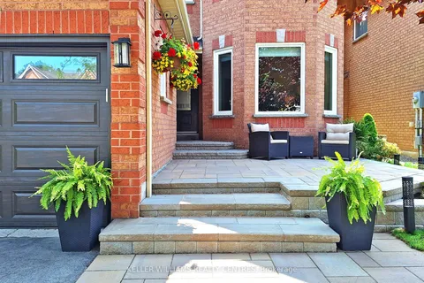 179 Covent Crescent, ON L4G 6P9