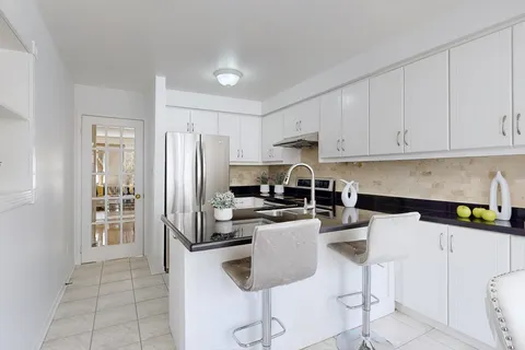 44 Vanity Crescent, ON L4B 4E5