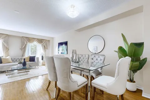 44 Vanity Crescent, ON L4B 4E5