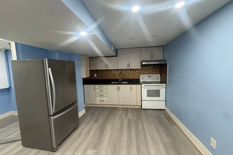 85 Stather Crescent, ON L3S 2X5