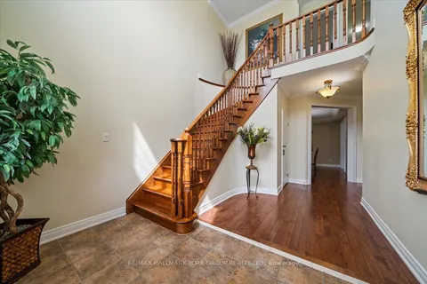 95 Chelsea Crescent, Bradford West Gwillimbury, ON L3Z 0J7