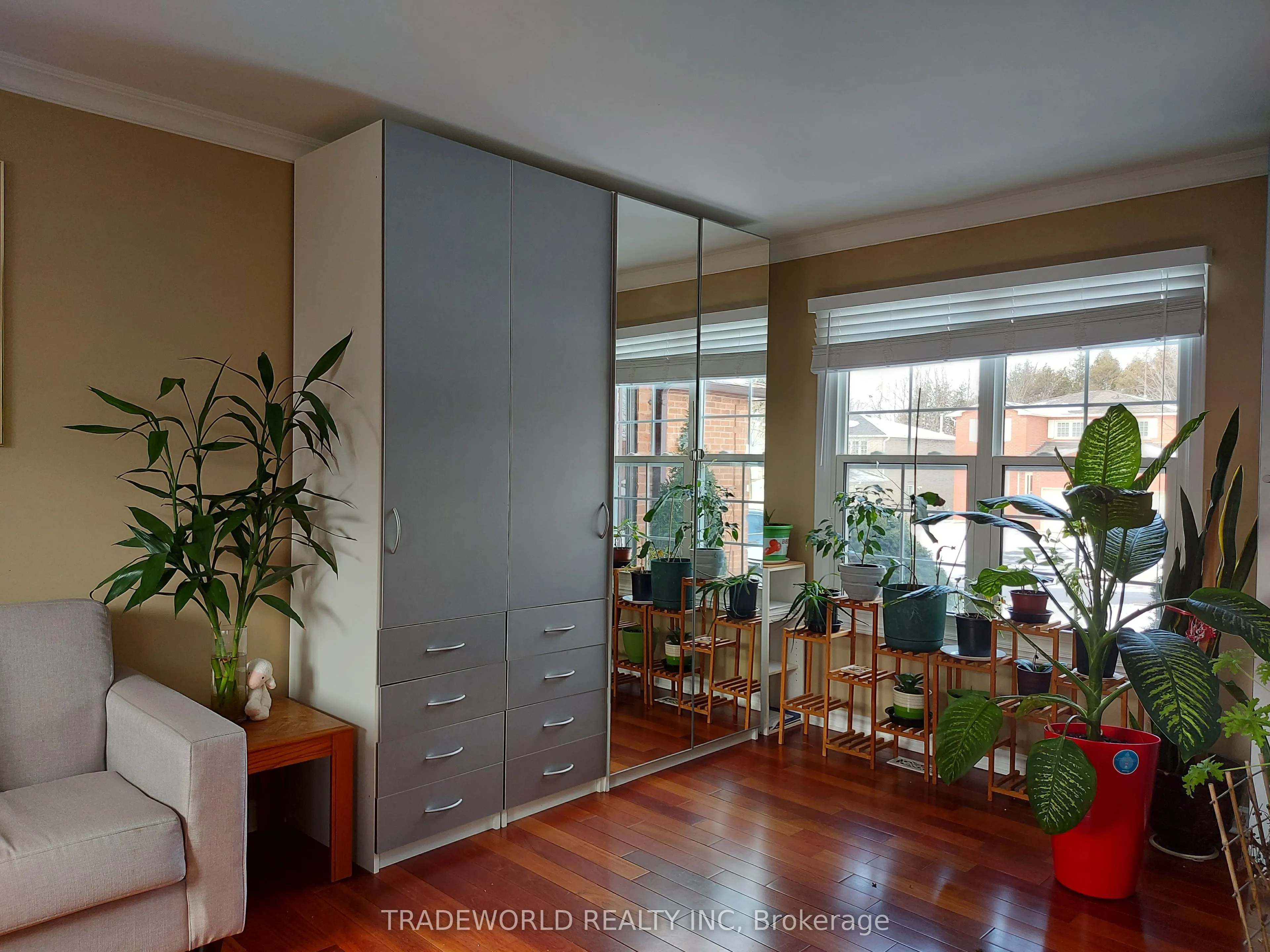 880 Leslie Valley Drive, ON L3Y 7G9