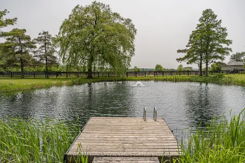 2105-2065 19th Side Road, ON L0G 1K0