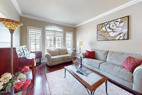 8 Mumberson Court, Markham, ON L6C 1Y4