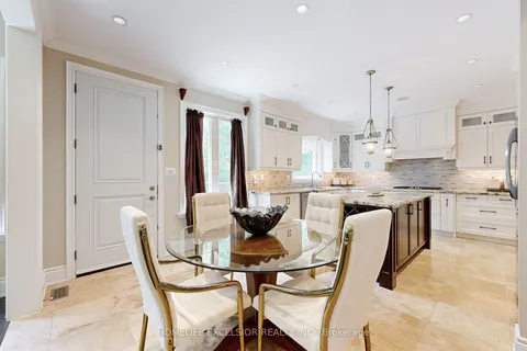 238 Sand Road, East Gwillimbury, ON L9N 1K1