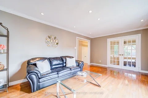 61 Brooklyn Crescent, Markham, ON L3P 7C3