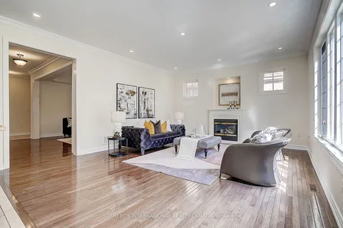 41 Grand Oak Drive, Richmond Hill, ON L4E 4A1