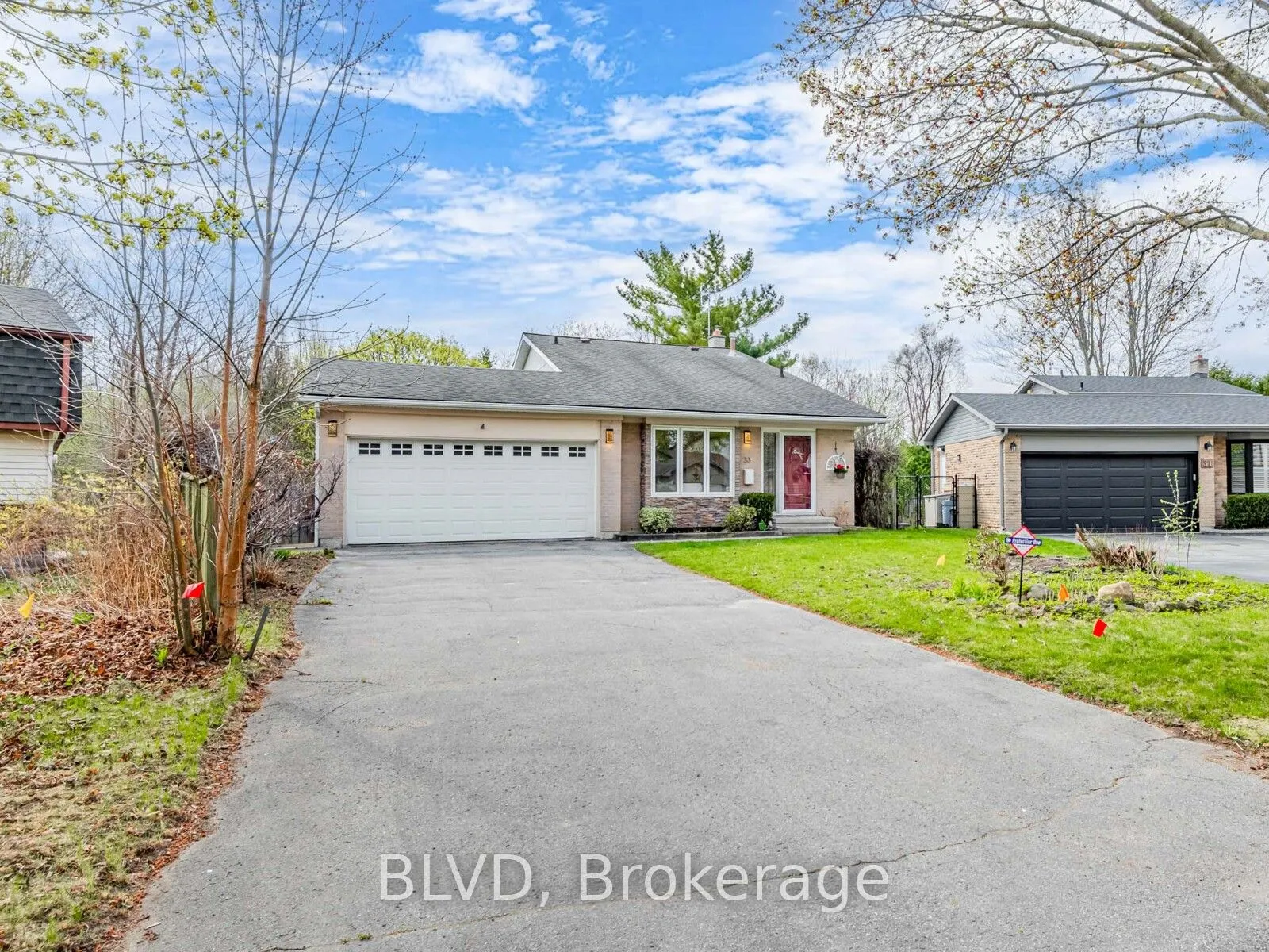 33 Law Crescent, Richmond Hill, ON L4C 5K7