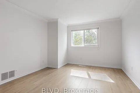 33 Law Crescent, Richmond Hill, ON L4C 5K7