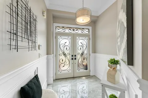 174 Strachan Trail, ON M6J 2S9