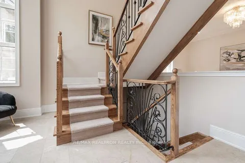 82 Naughton Drive, ON L4C 8B3