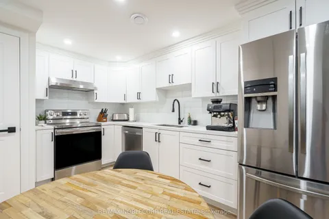 115 William Roe Boulevard, ON L3Y 1B1