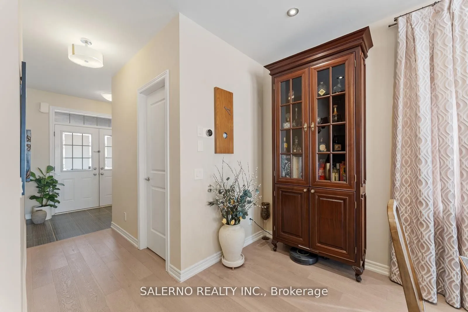 10 Isherwood Crescent, ON L4L 1A6