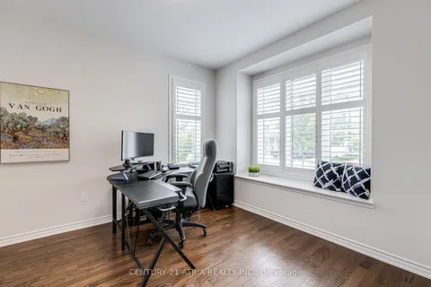 122 Degraaf Crescent, ON L4G 0X2