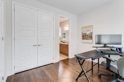 122 Degraaf Crescent, ON L4G 0X2