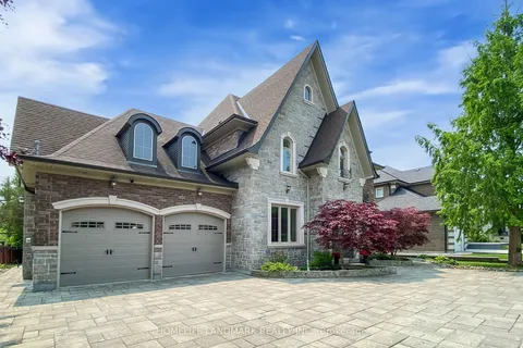 127 May Avenue, ON L4C 3S8