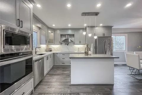 136 Bristol Road, ON L3Y 7W8