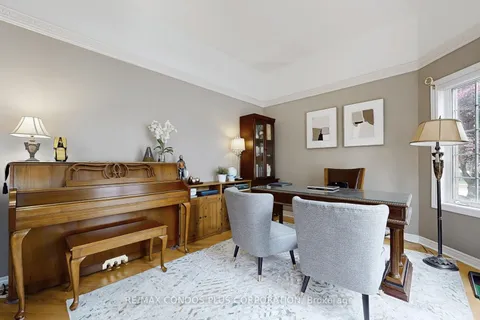 2 Royal Chapin Crescent, ON L4S 1Z9