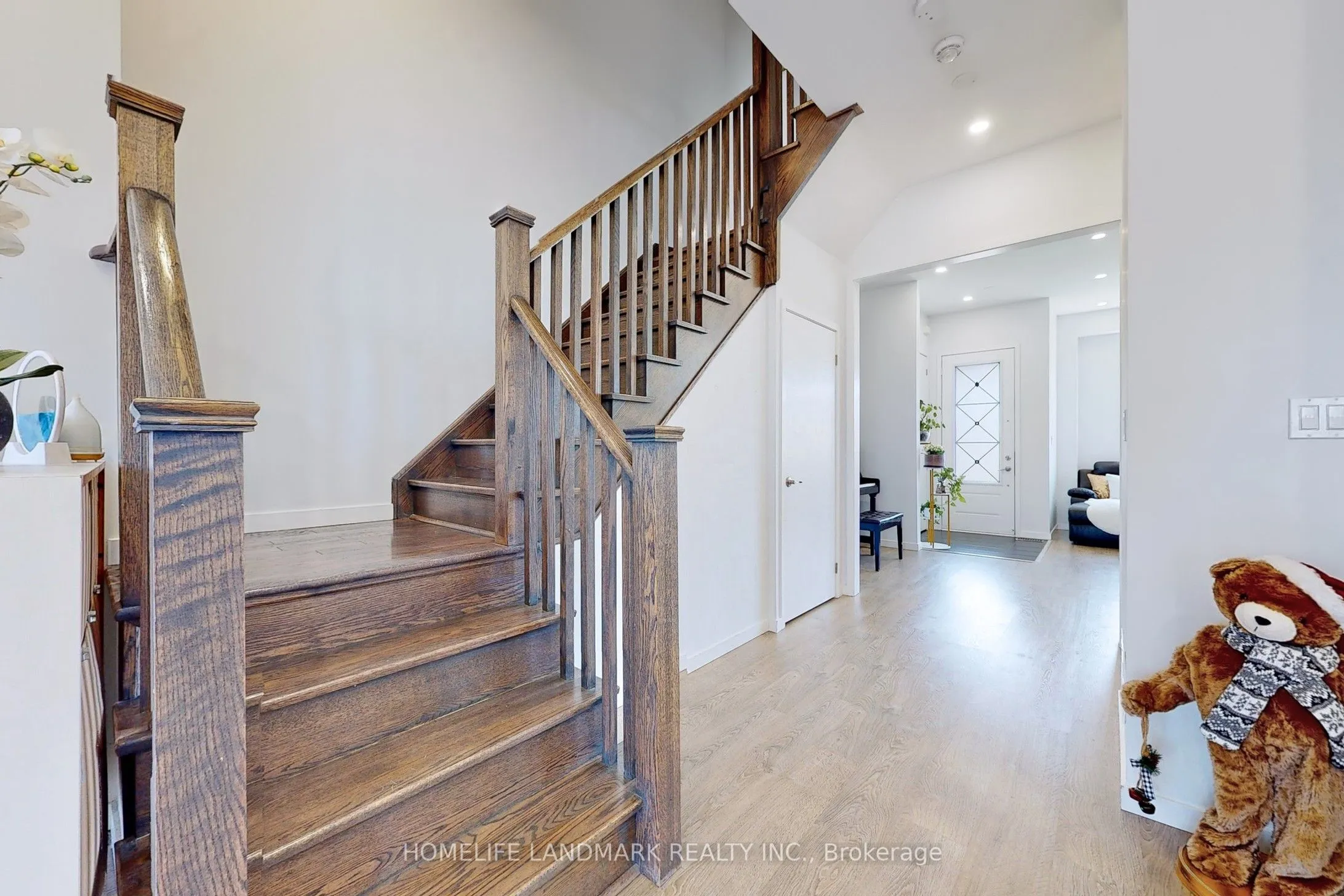 1178 Wellington Street, ON L4G 2C9
