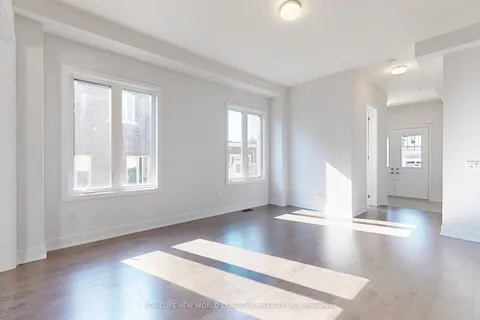 231 Sikura Circle, ON L4G 3Y8