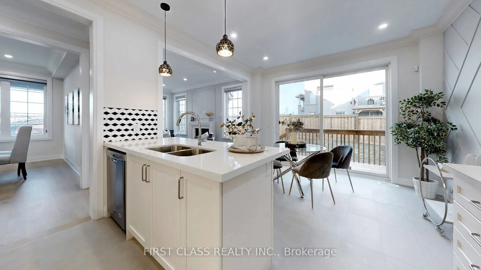 135 Carriage Shop Bend, East Gwillimbury, ON L9N 0Y2