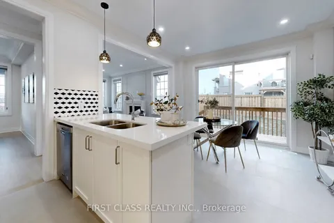 135 Carriage Shop Bend, East Gwillimbury, ON L9N 0Y2