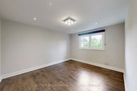24 Colonsay Road, Markham, ON L3T 3E8