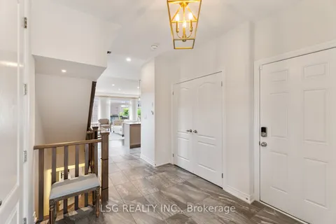 312 Roy Harper Avenue, Aurora, ON L4G 1A6