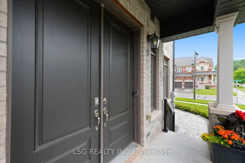 312 Roy Harper Avenue, Aurora, ON L4G 1A6