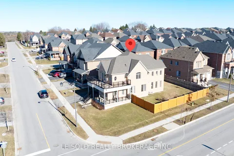 51 Spruce Avenue, East Gwillimbury, ON L9N 0S8