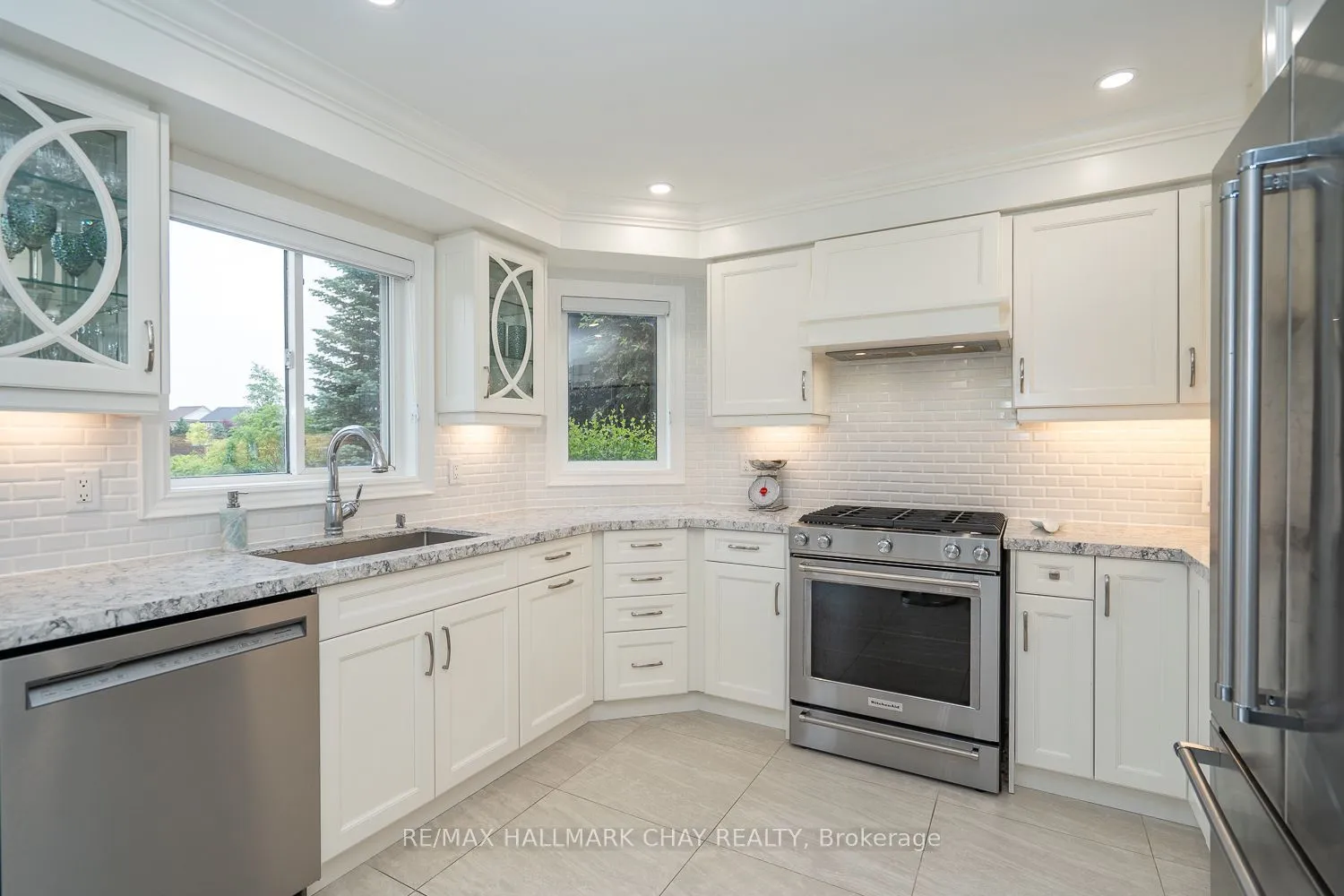295 Tupper Boulevard, ON L9R 1Z6