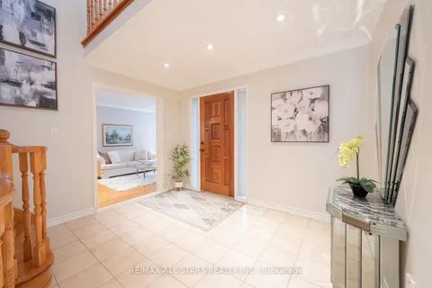 33 Dundee Crescent, ON L3R 8Y7
