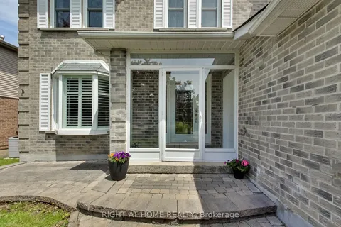 393 Vanden Bergh Boulevard, ON L3Y 7Z8