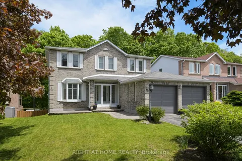393 Vanden Bergh Boulevard, ON L3Y 7Z8