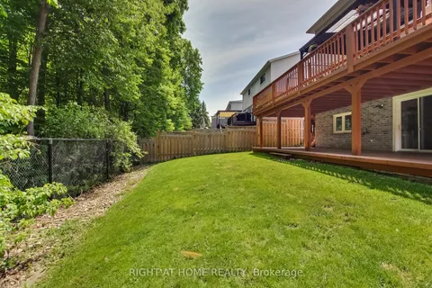 393 Vanden Bergh Boulevard, ON L3Y 7Z8