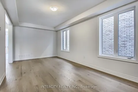 331 Seaview Heights, ON L9N 0Z1