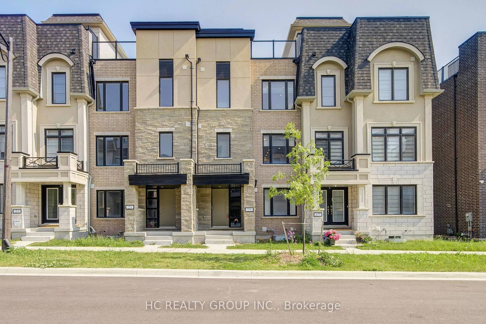 19 Guardhouse Crescent, ON L6C 3J7