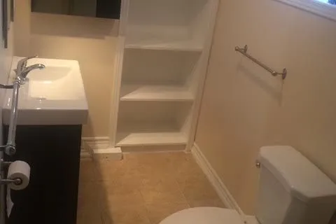 130 Sheldon Avenue, ON L3Y 2V7