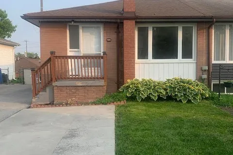 130 Sheldon Avenue, ON L3Y 2V7