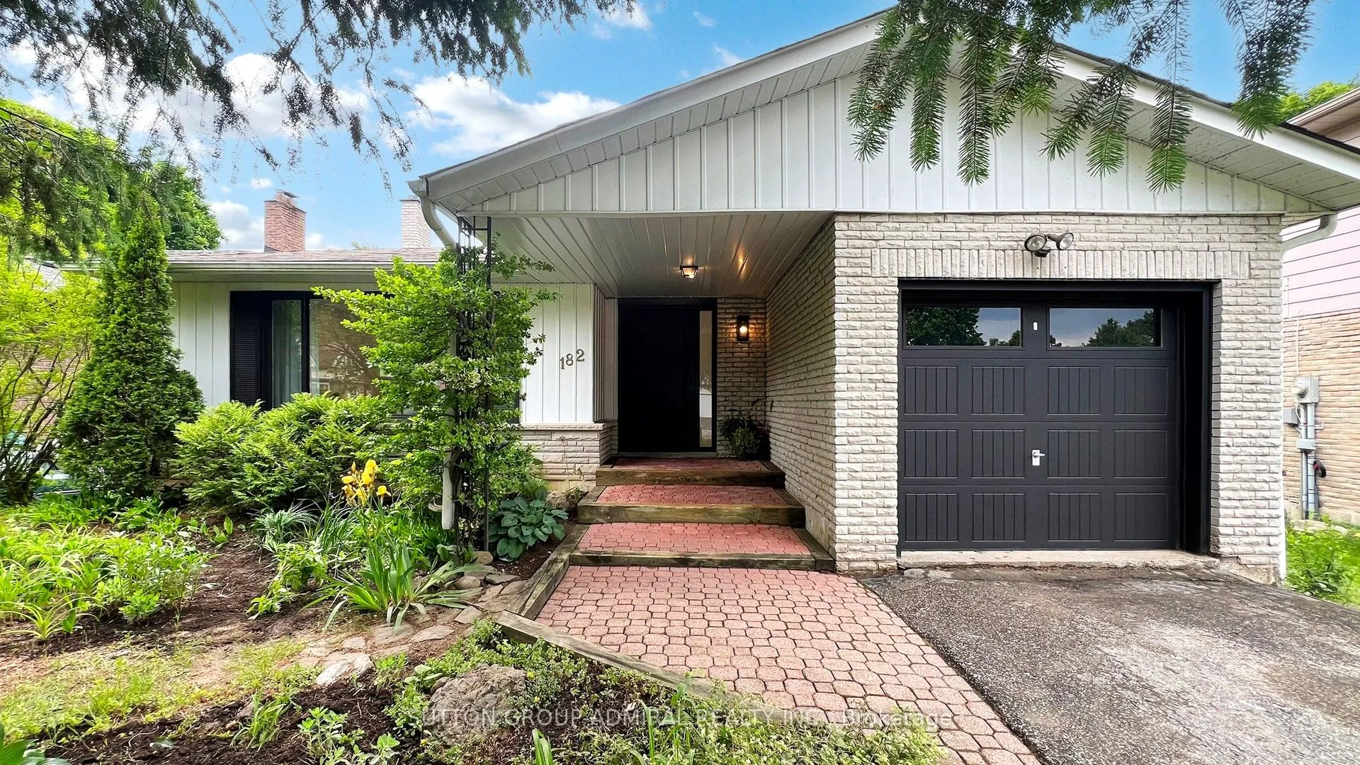 182 bayview fairways Drive, ON L3T 2Y8