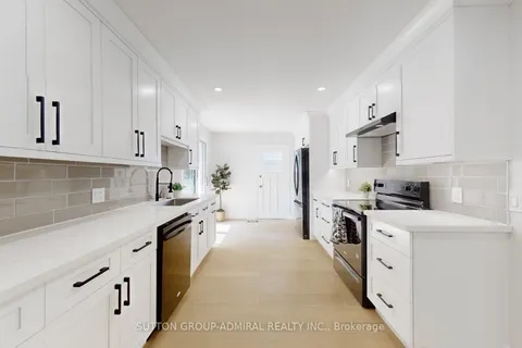 182 bayview fairways Drive, ON L3T 2Y8