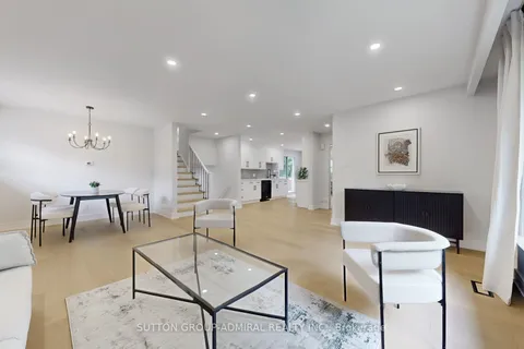 182 bayview fairways Drive, ON L3T 2Y8